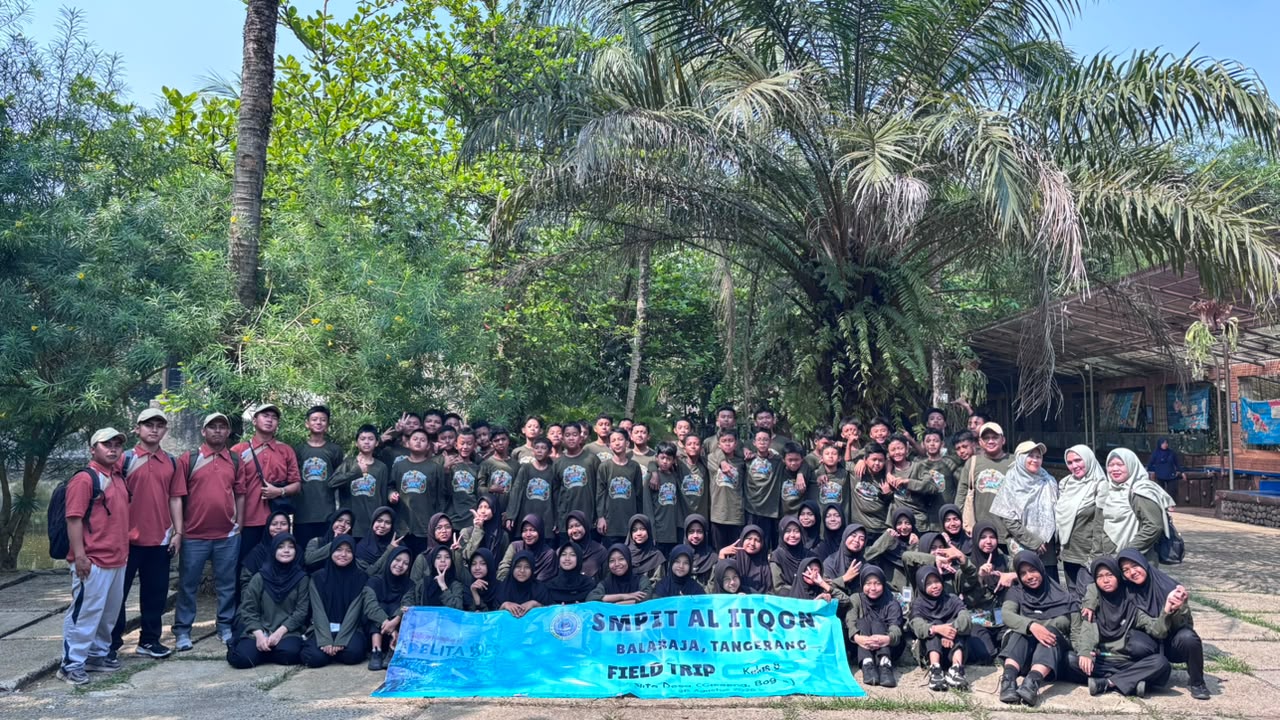 FIELD TRIP  KELAS 8 CISEENG BOGOR