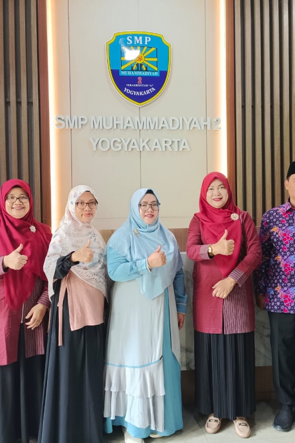 STUDI TIRU KE SMP 2  MUHAMMADIYAH YOGYAKARTA